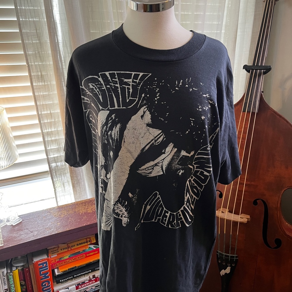 Vintage 1988 Mudhoney T. Great shape. Best band from the grunge era, hands